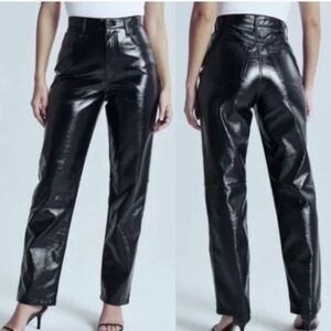 NWT Abercrombie & Fitch The 90’s Straight Ultra High Rise Faux Leather Women’s 6